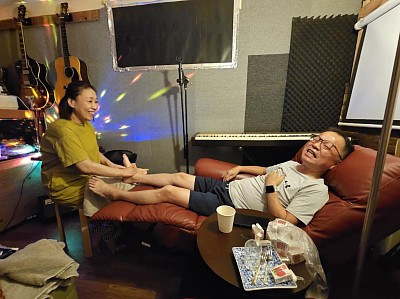 8/3　AKIRAスタジオにて足つぼマッサージ